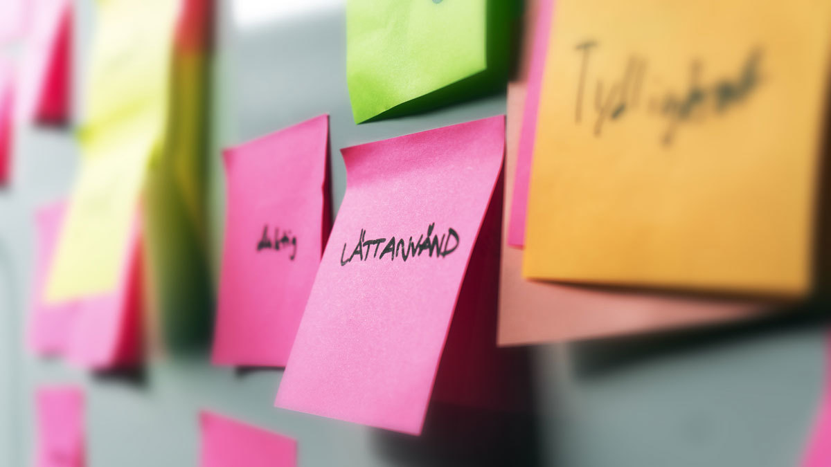 Post-it lappar på en vägg